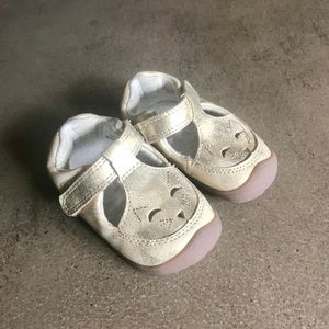 Carter’s baby shoes size 2.5.